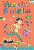 Amelia Bedelia Cleans Up (Paperback)